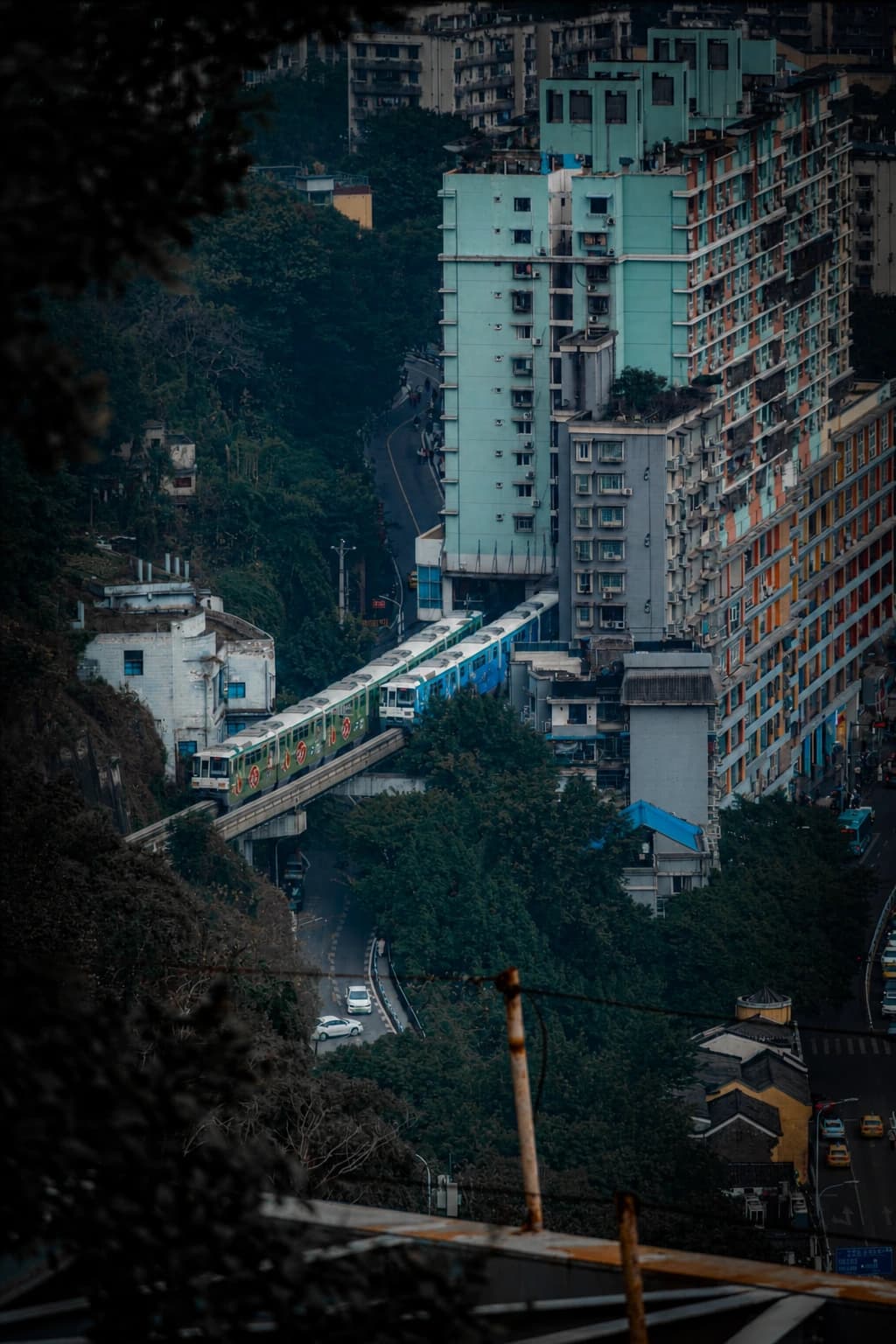 Vista de la estación de tren de Liziba desde la Fábrica Eling