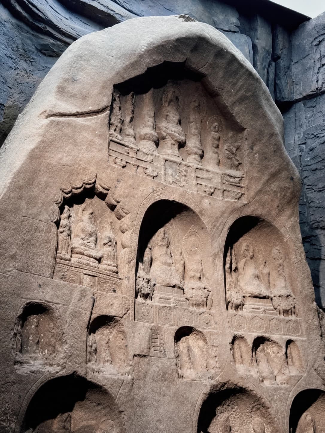Pinturas murales y esculturas en el Museo de las Tres Gargantas