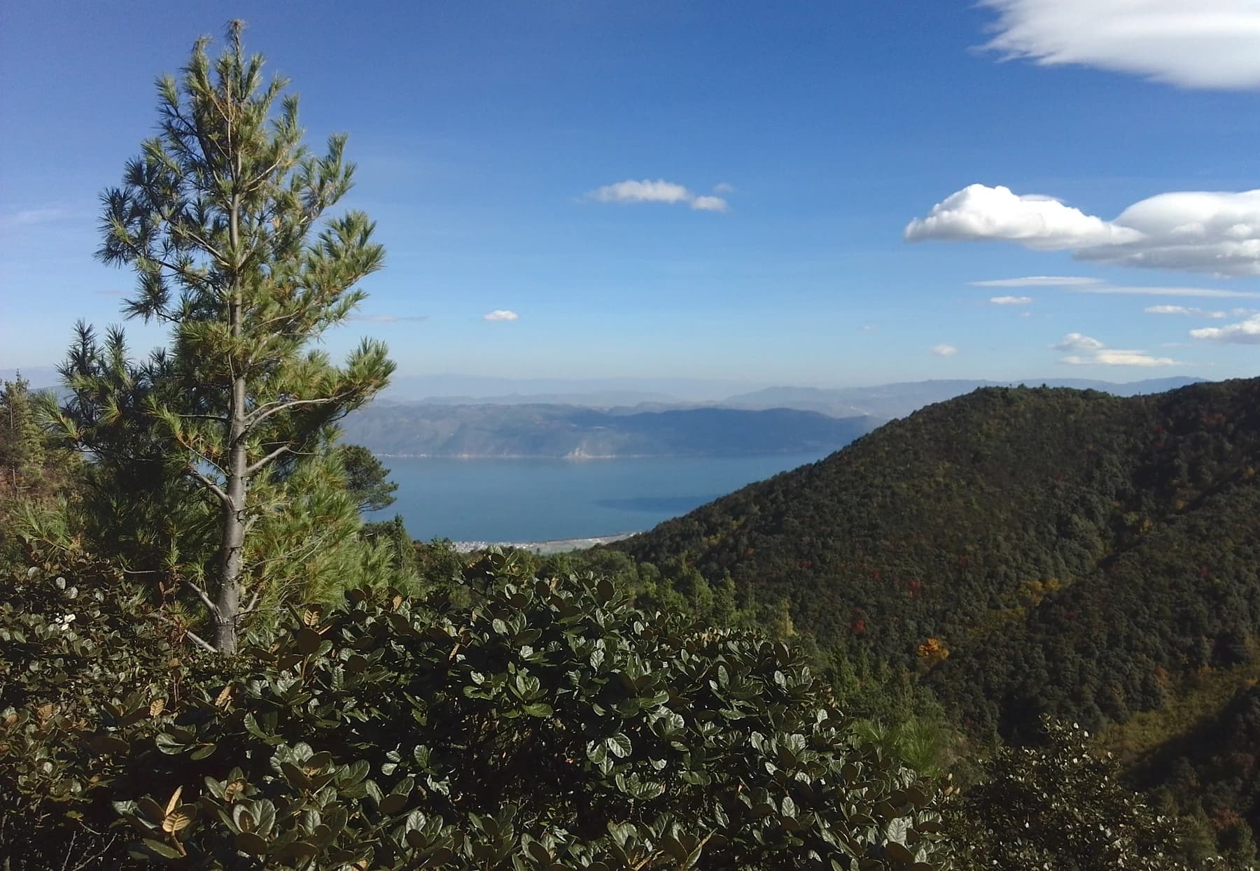 Cangshan con vistas al lago Erhai y la cuenca de Dali