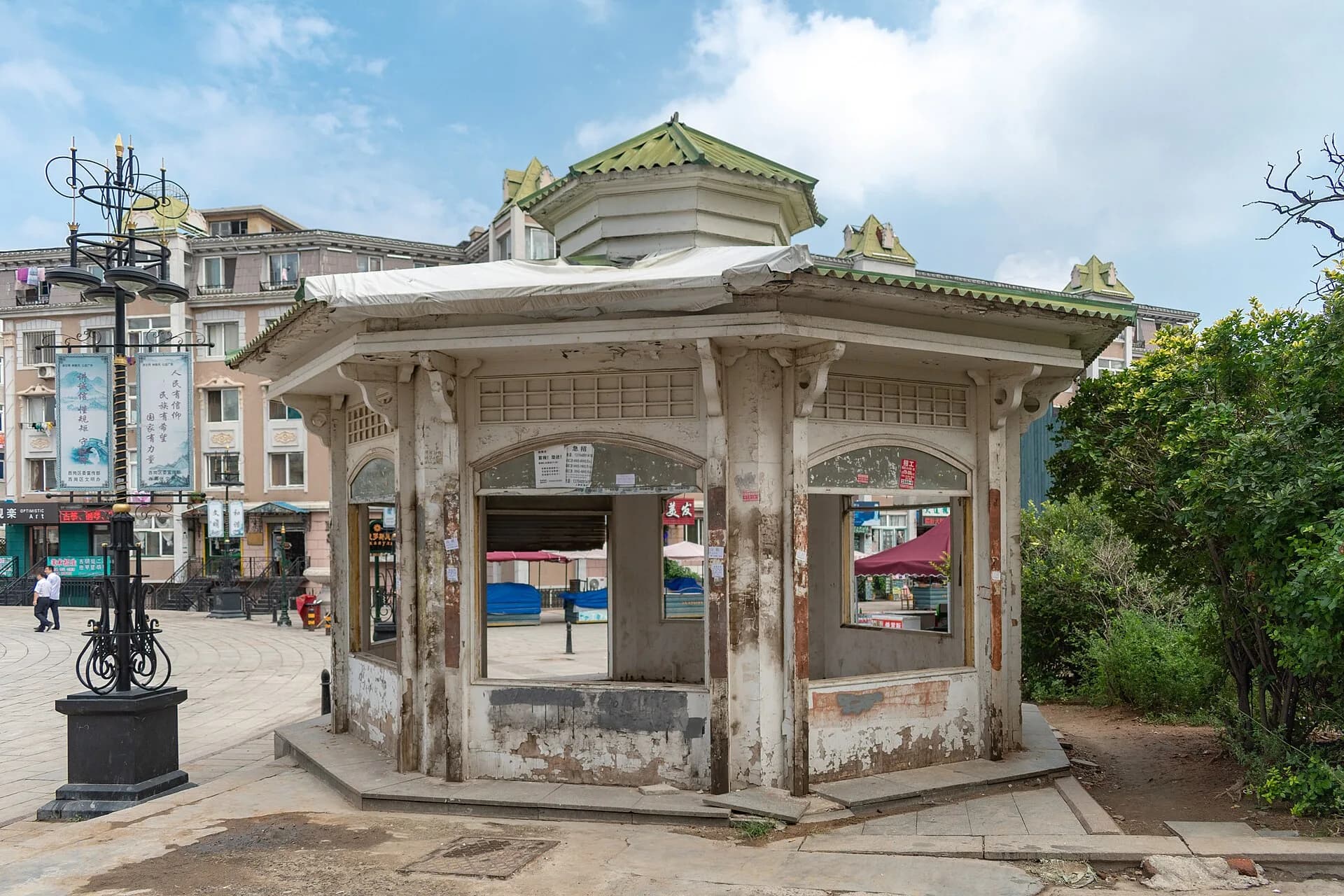 Historic-style pavilion on Dalian Russian Street