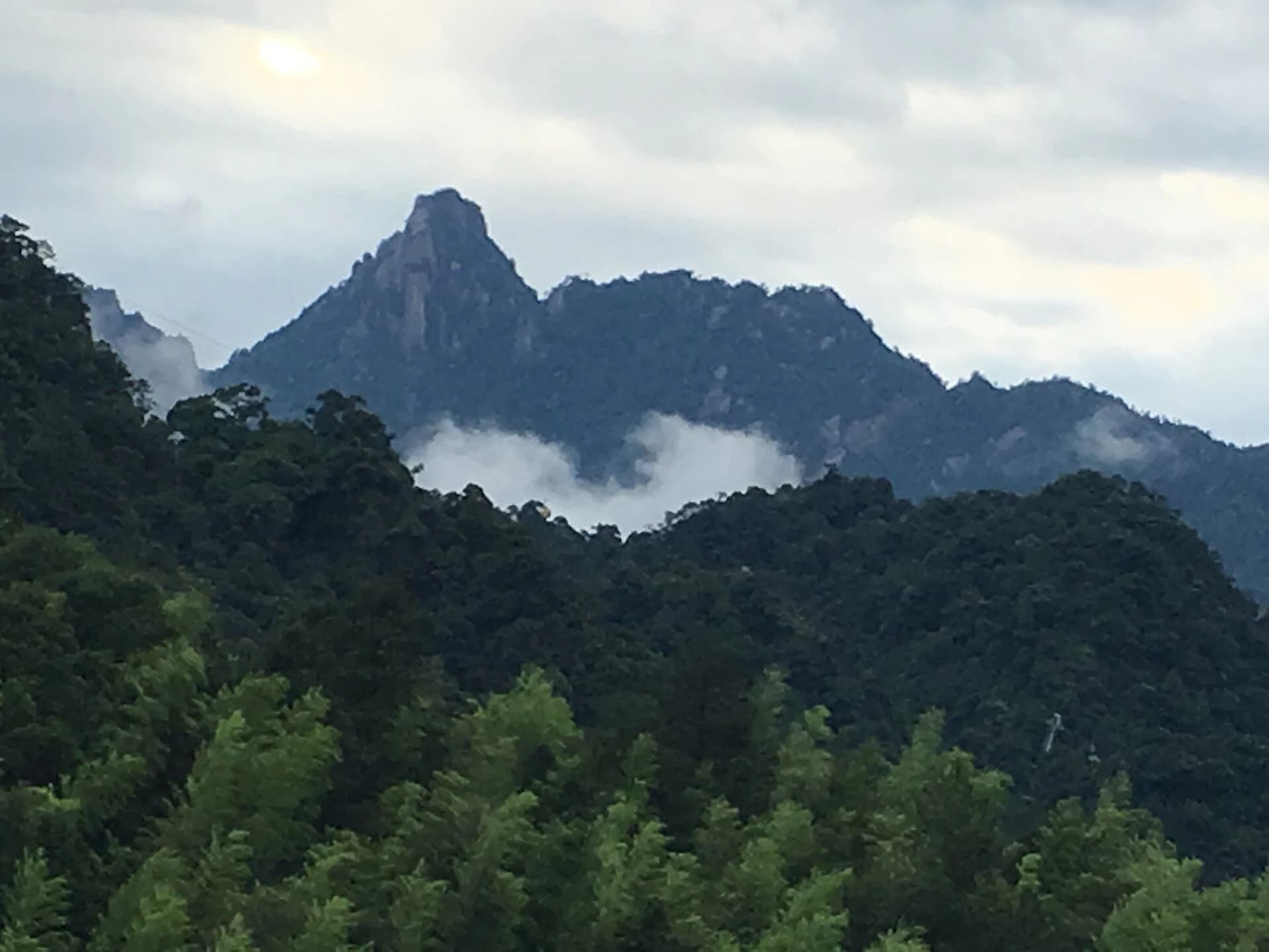Granite peaks and cloud at Sanqing Mountain