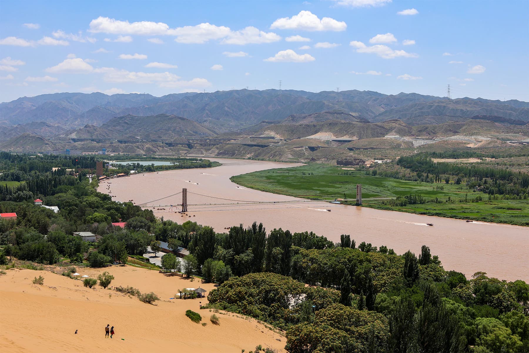 Yellow River and sand dunes at Shapotou near Zhongwei