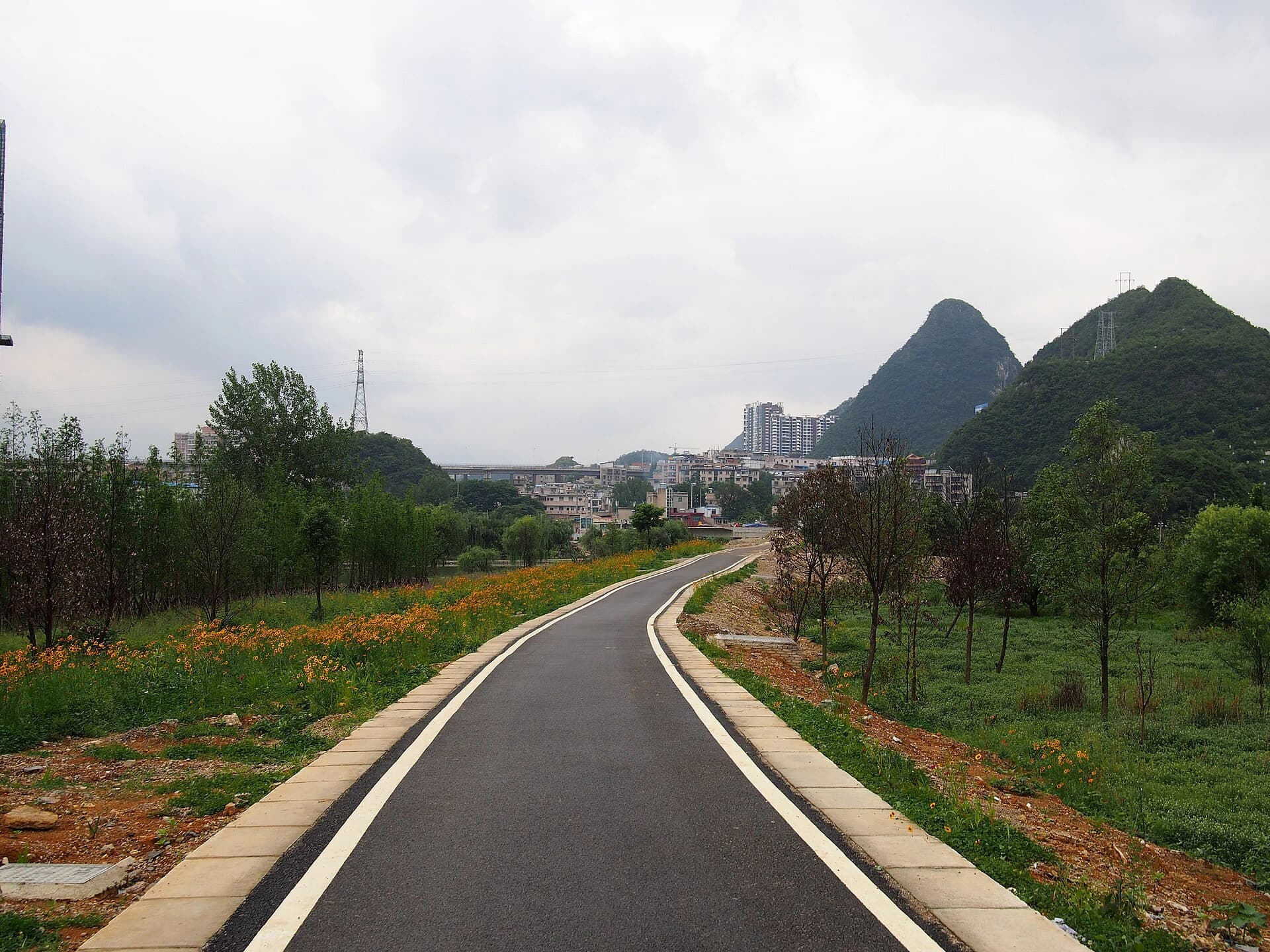 Ruta de Huaxi: un tramo claro de Shili Riverbank