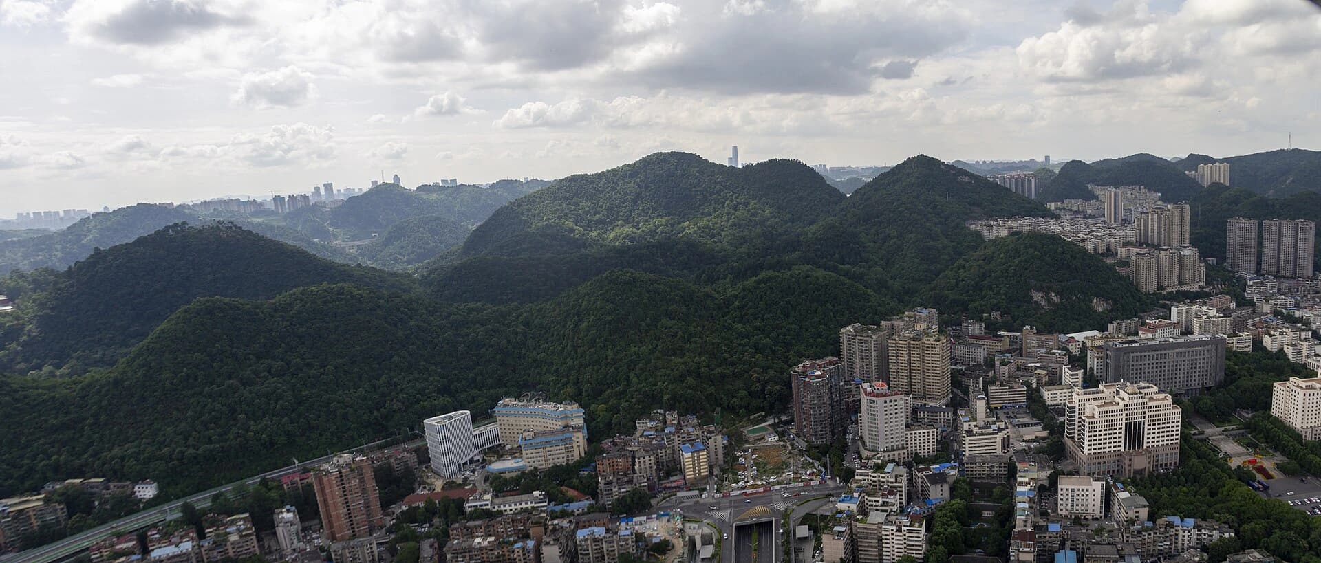 Qianling Mountain Park: rutas y seguridad con macacos