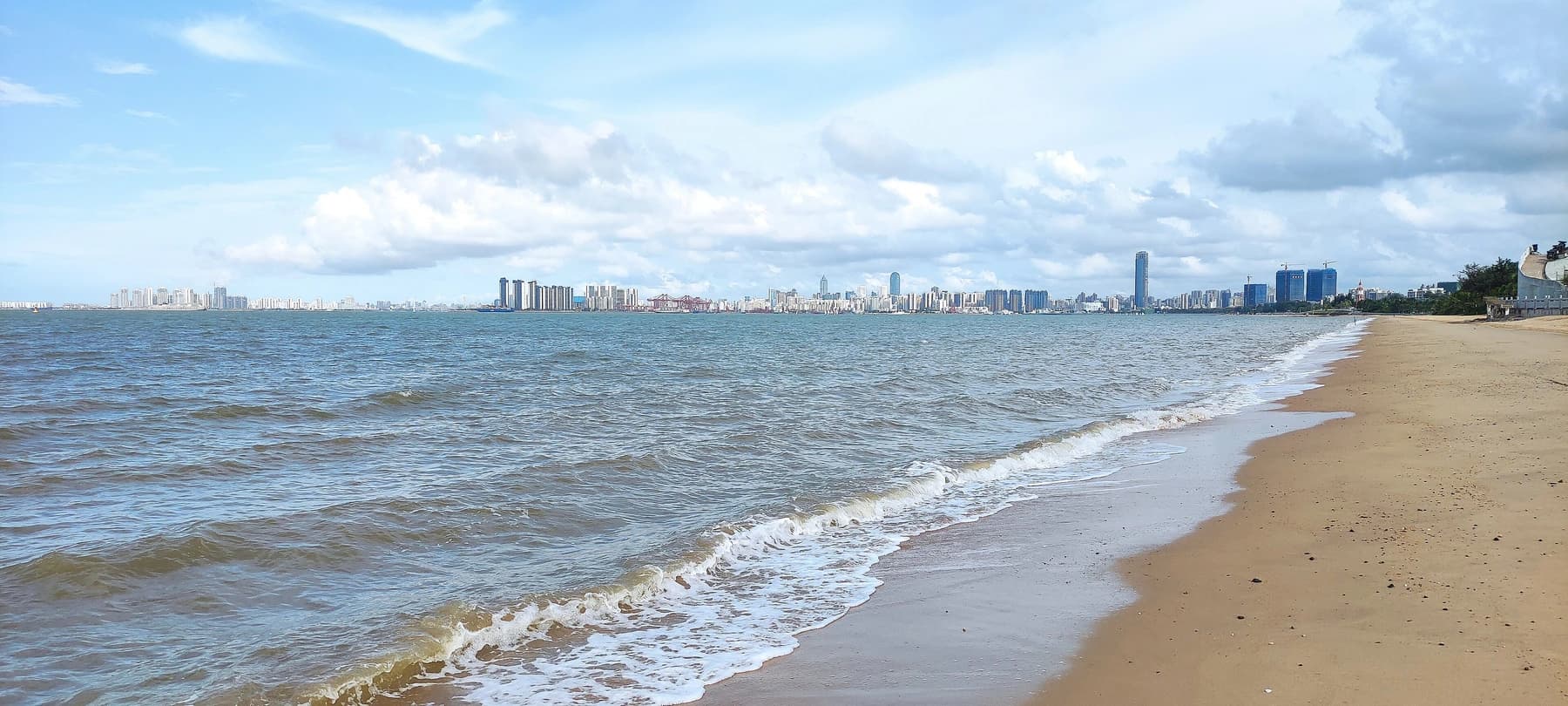 Haikou West Coast: paseo marítimo, playa y opciones para la puesta de sol
