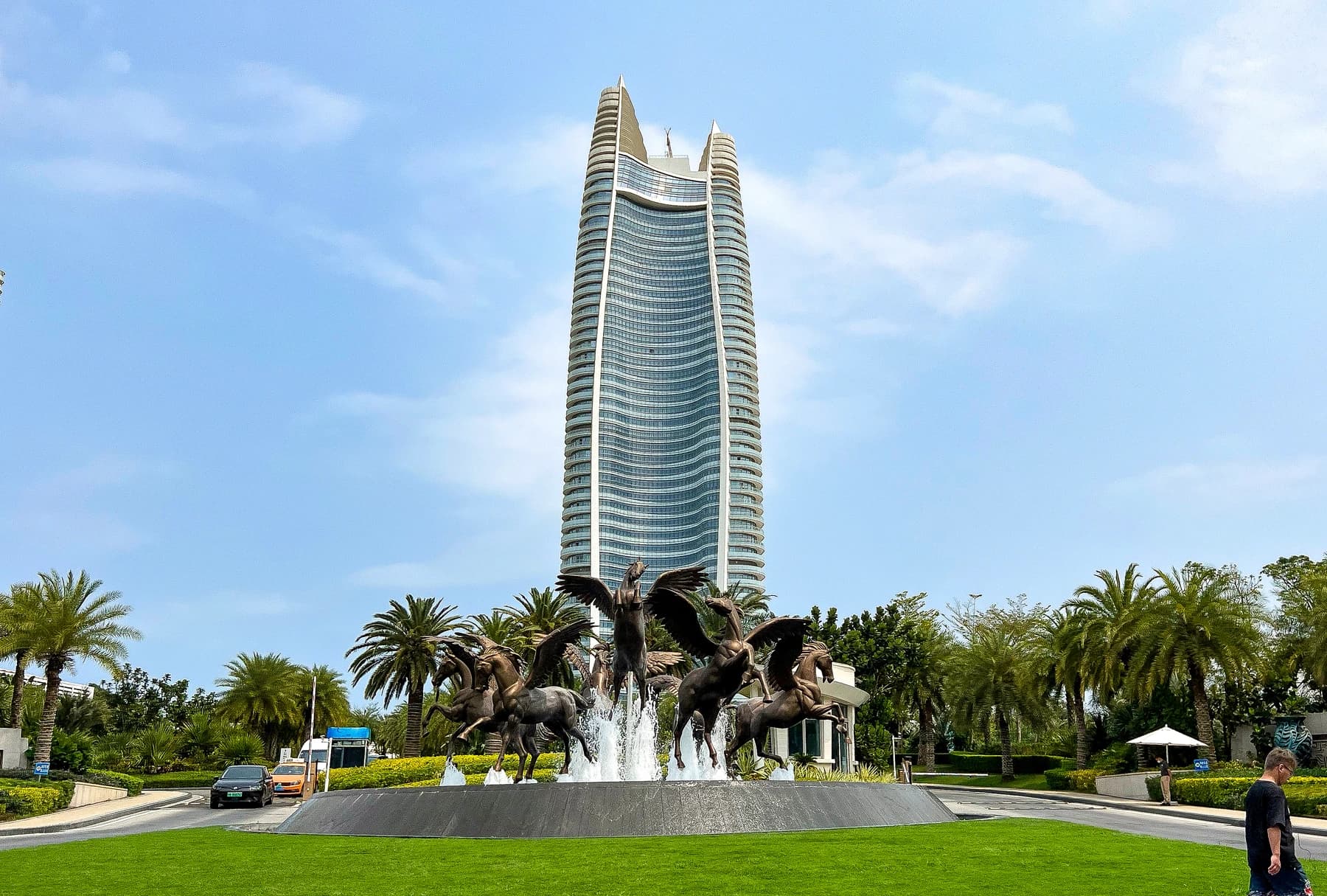 Torres del hotel Atlantis Sanya y paisaje de la entrada