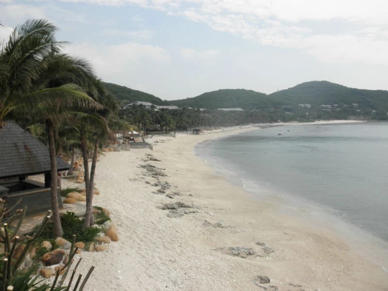 Guía de Yalong Bay: acceso a la playa, elección de base y tiempo