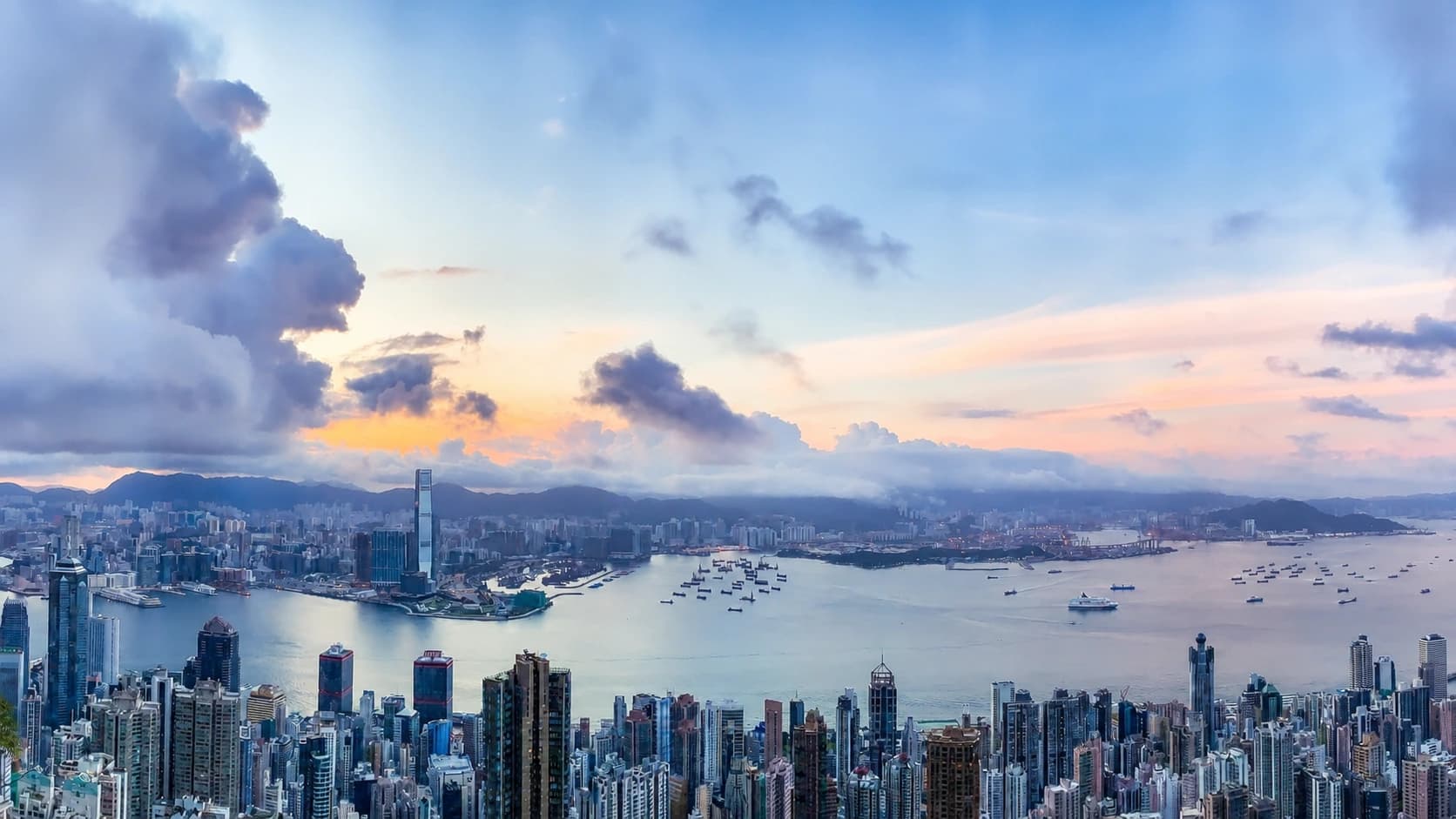 Hong Kong Travel Guide: Routes, Areas, Food and Weather