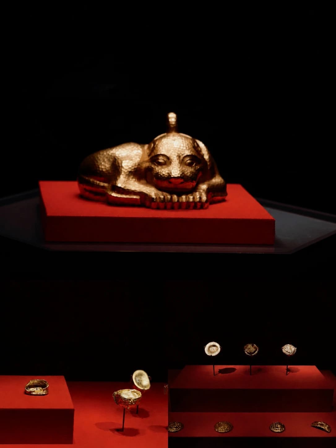 Un artefacto dorado con forma de animal exhibido en el Museo de Nanjing