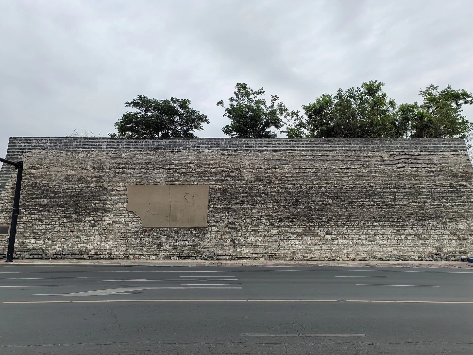 Restored visible sector of Kaifeng city wall