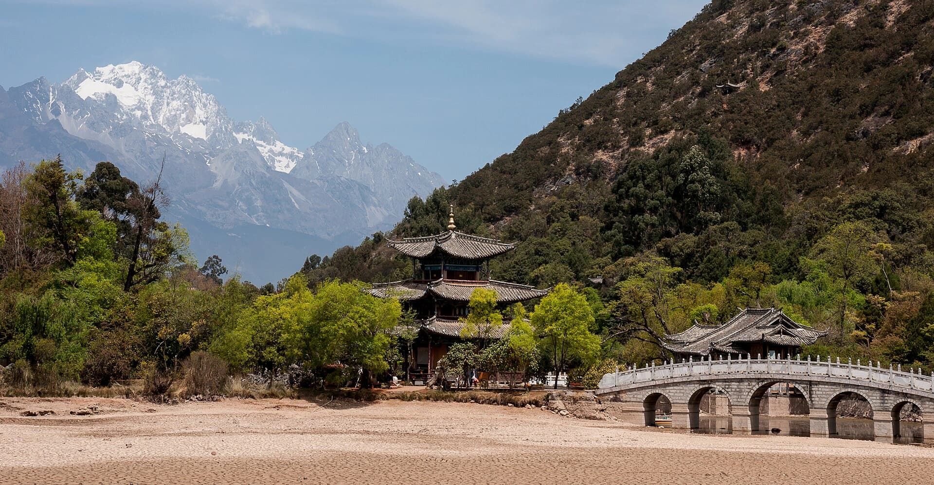 Black Dragon Pool and Lijiang Museum