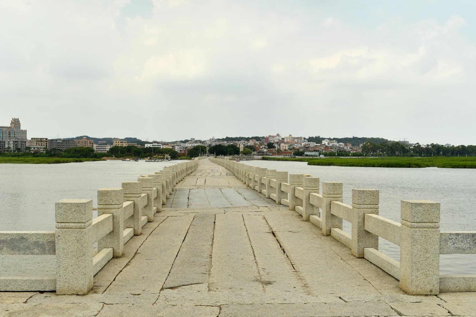 Puente Luoyang de Quanzhou: mareas, pilares de piedra y un mejor paseo