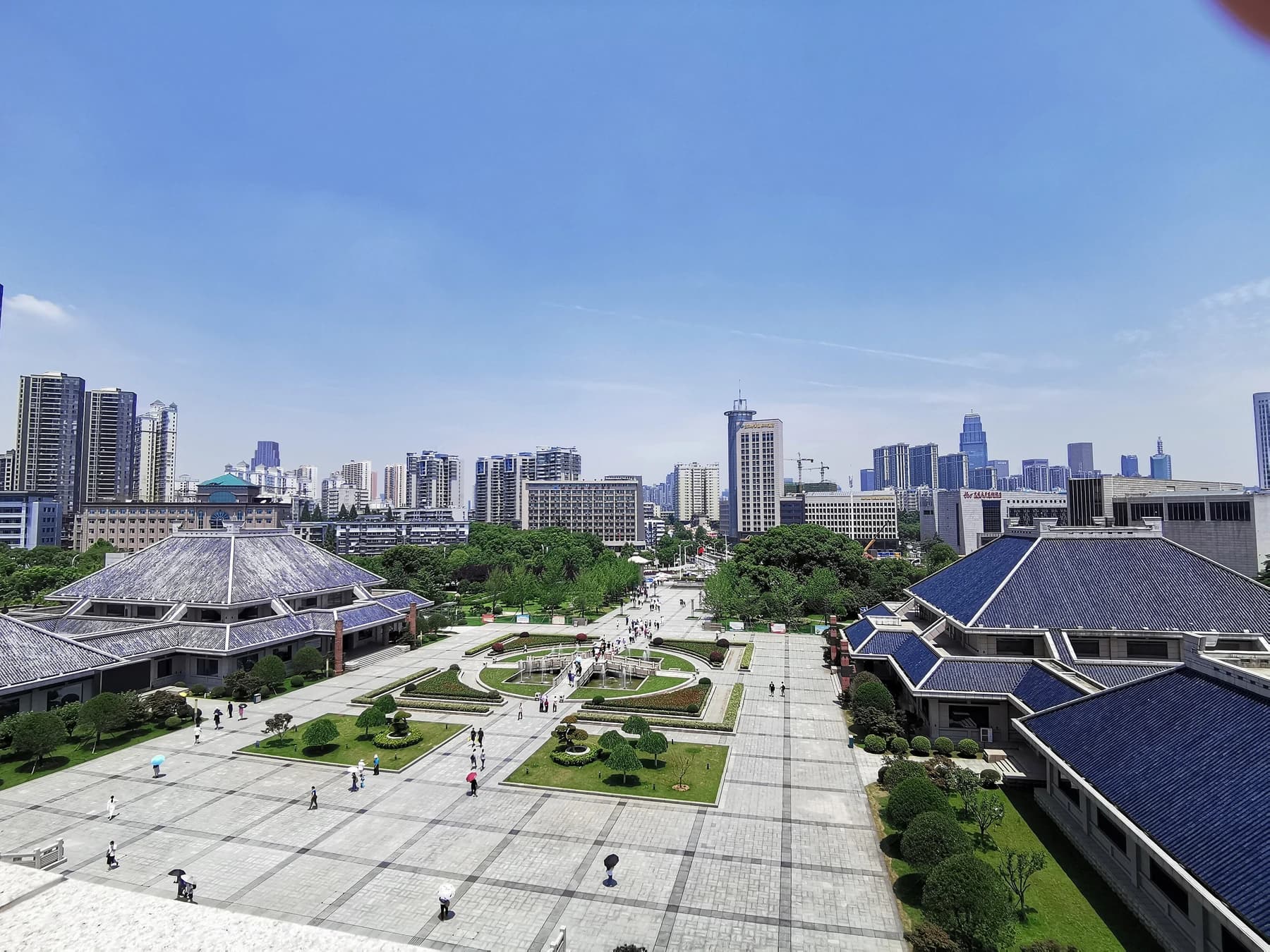 Complejo del Museo Provincial de Hubei junto a la zona del Lago del Este de Wuhan