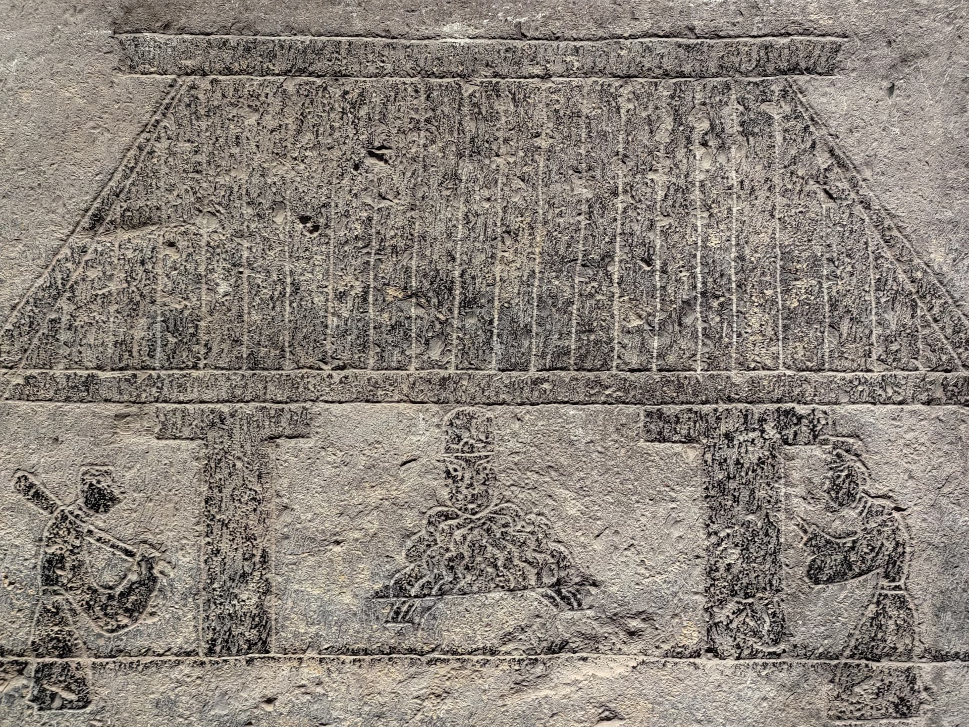 Carved Han stone relief from the Xuzhou Han Stone Art Museum collection