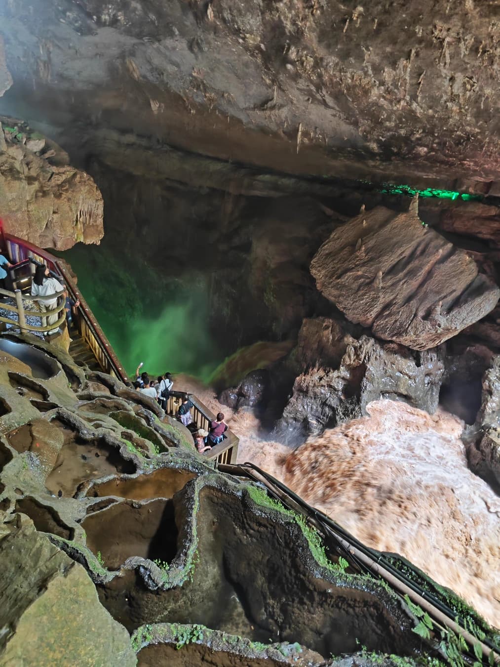 Cueva de Jiuxiang: guía para decidir una excursión desde Kunming