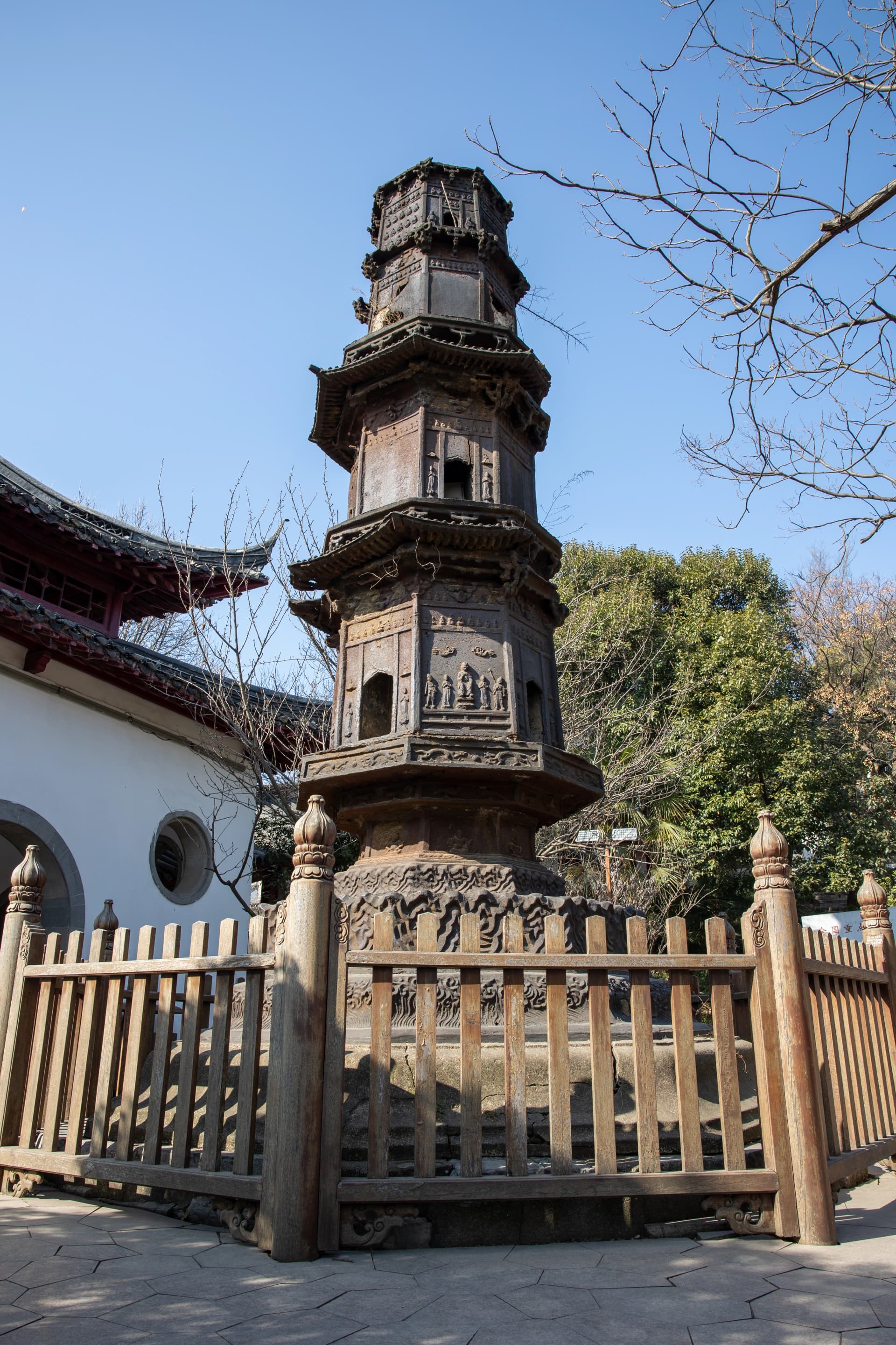 Pagoda histórica de hierro en Beigushan