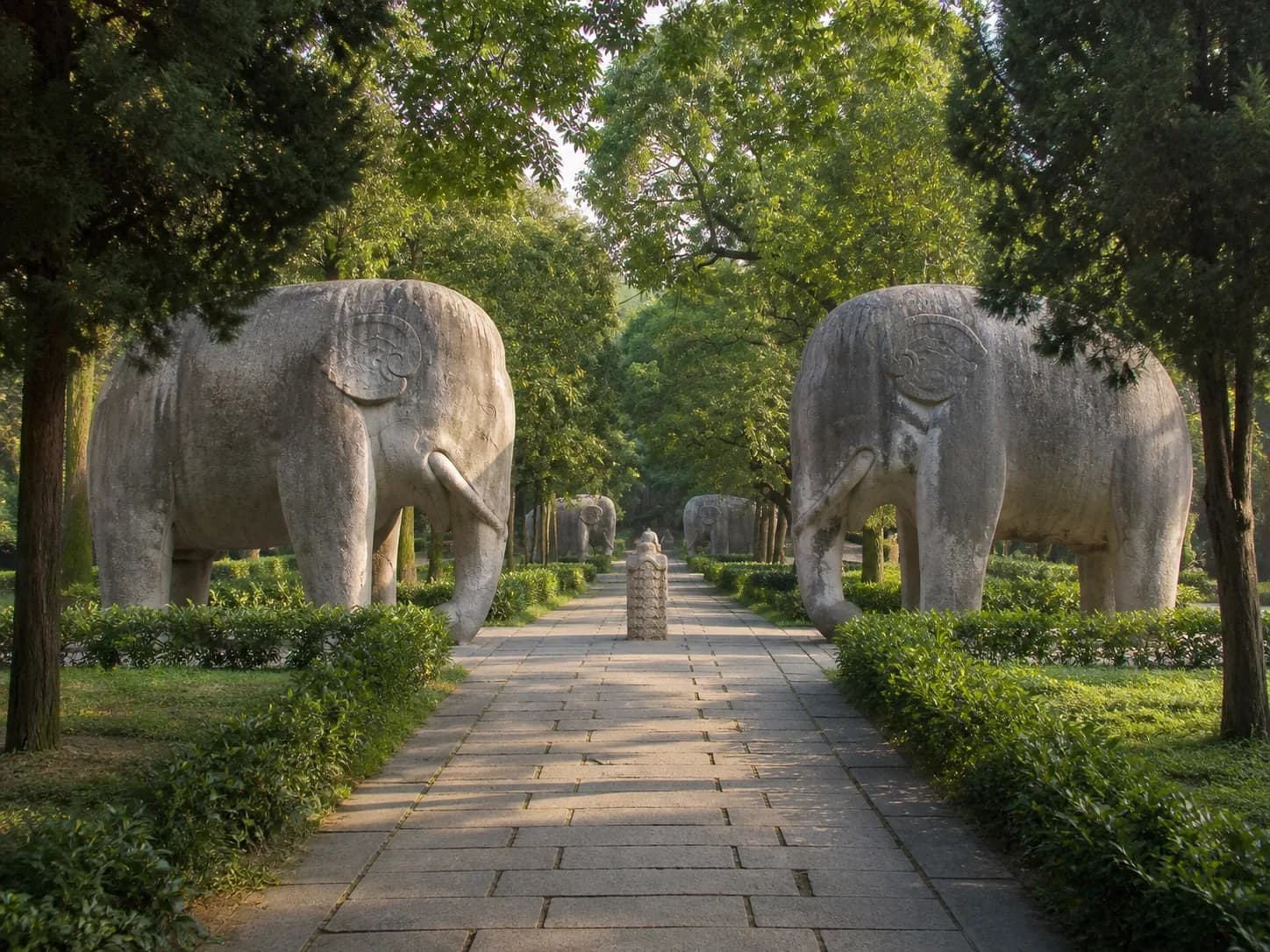 Guía del Mausoleo Ming Xiaoling: Entradas, Ruta y Camino Sagrado