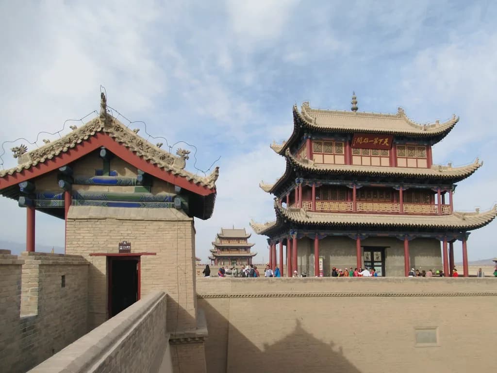 Walkway and towers on the upper walls of Jiayuguan Pass