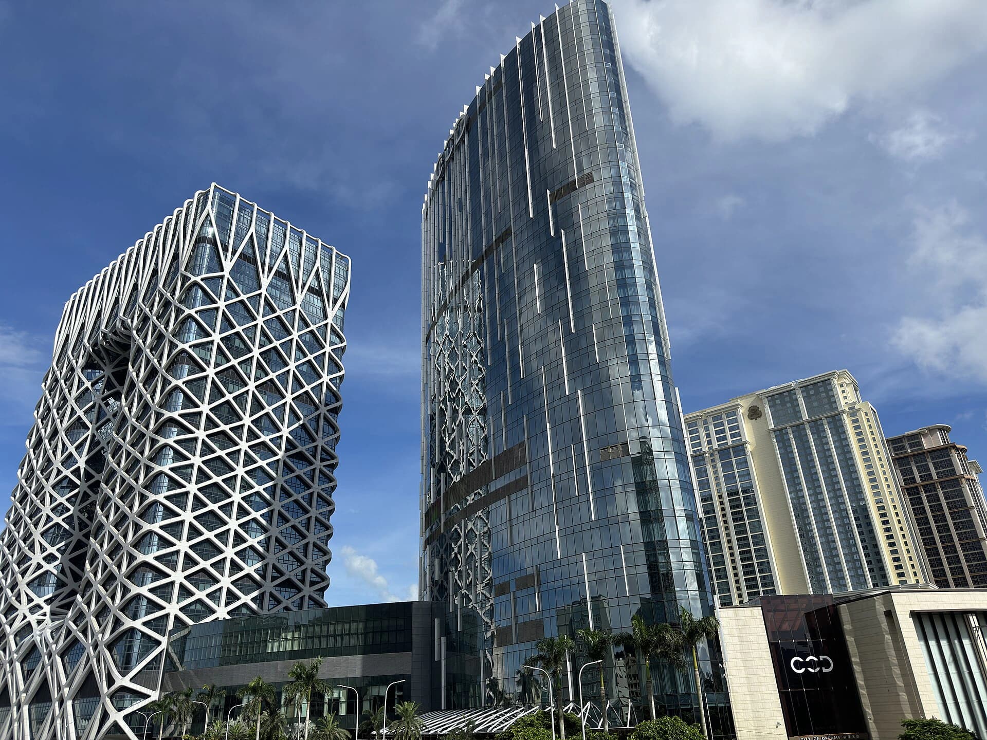City of Dreams Macao con el Morpheus y las torres de hoteles vecinos