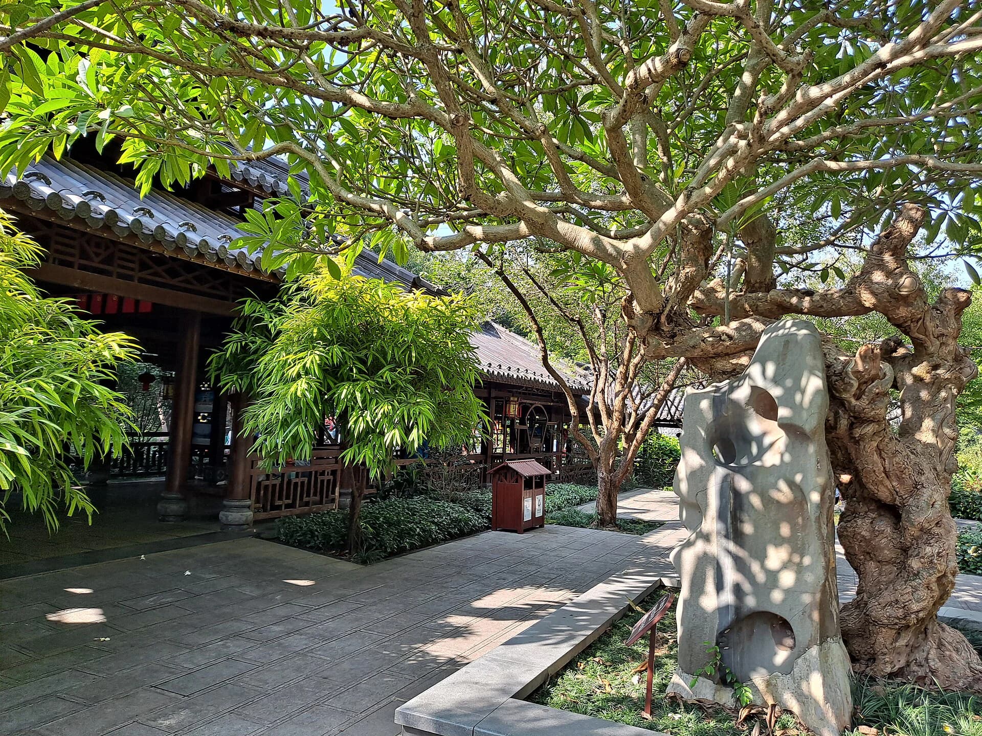 Jardín y pabellones del Corredor de la Amistad ASEAN en Qingxiu