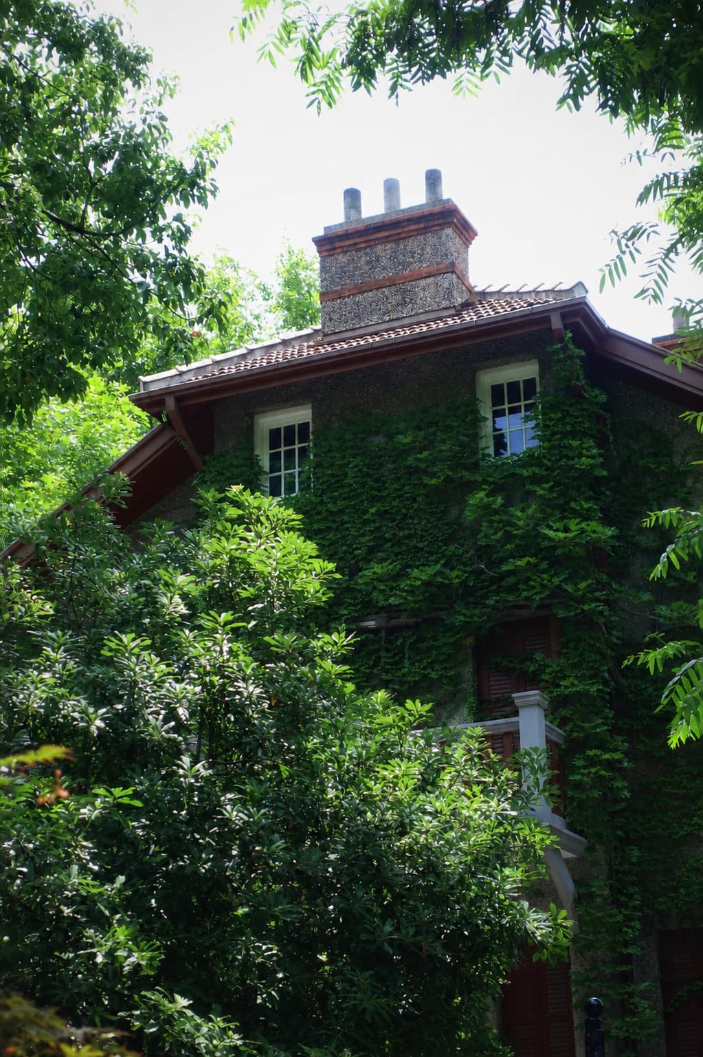 Mansiones Sinan: paseo arquitectónico y literario