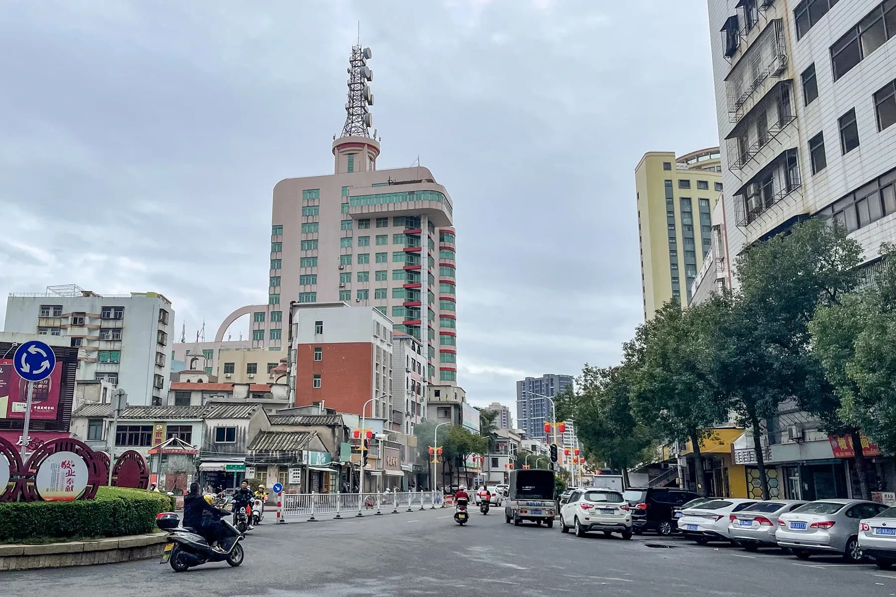 Houzhai Town Lunch and Service Base