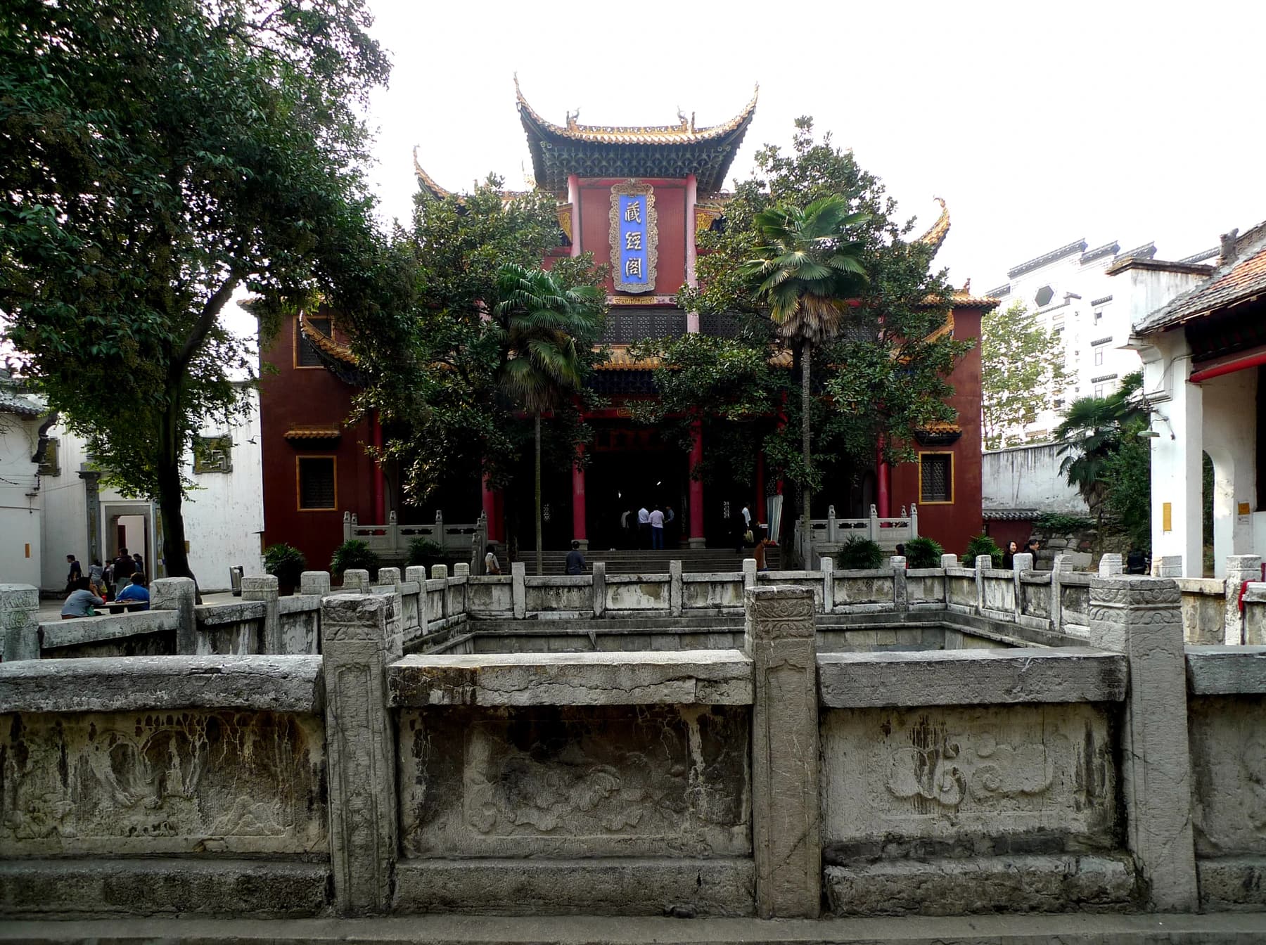 Arquitectura de la biblioteca dentro del complejo del Templo Guiyuan