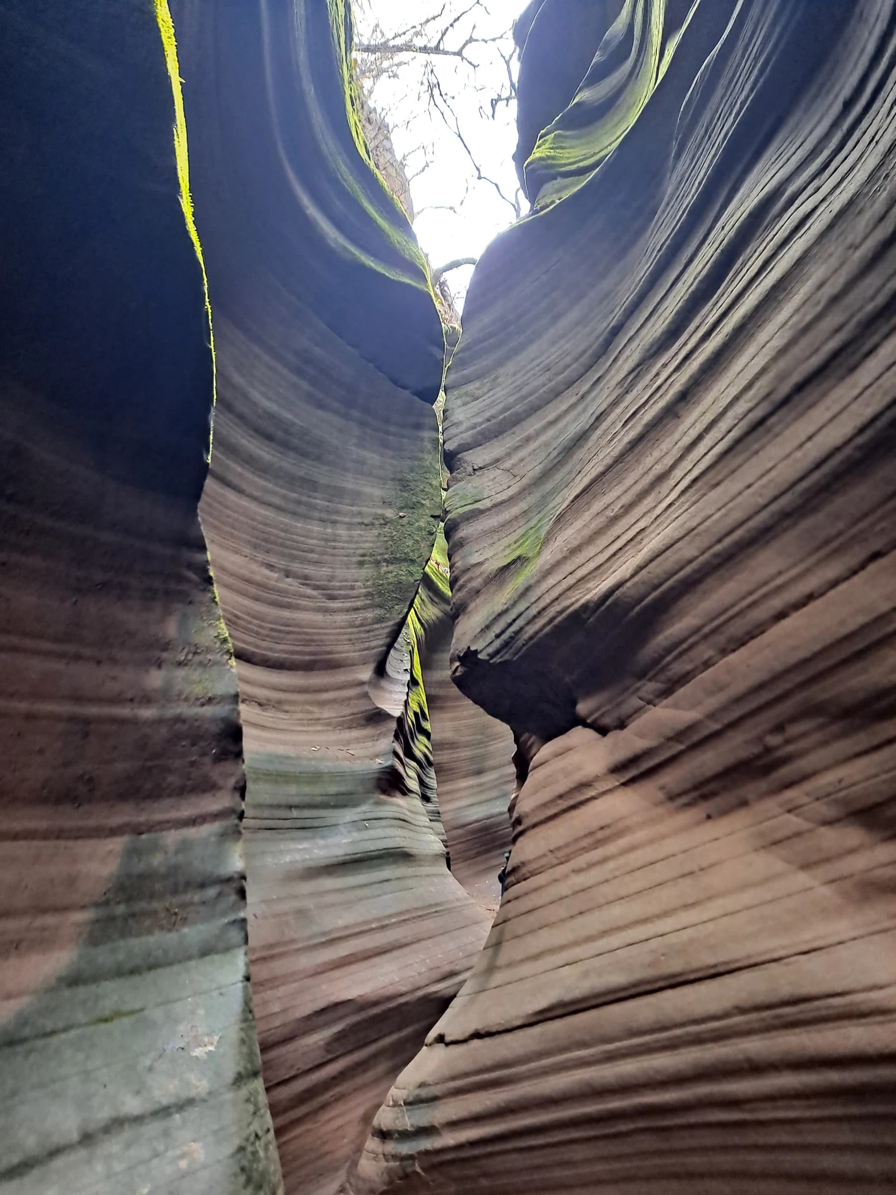 Paredes verticales esculpidas en el Gran Cañón de Ganquan