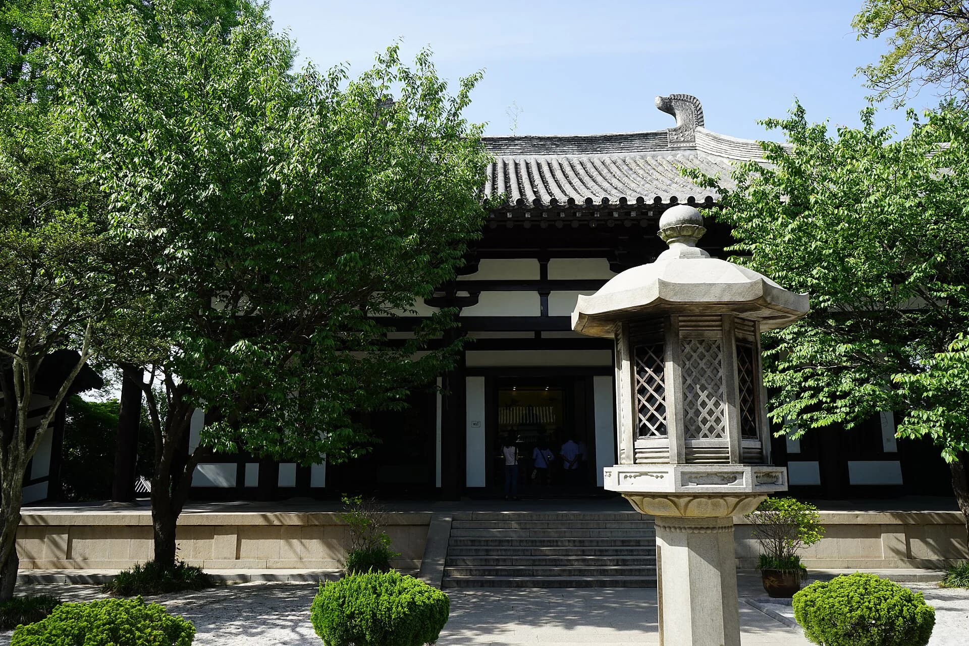Jianzhen Memorial building at Daming Temple