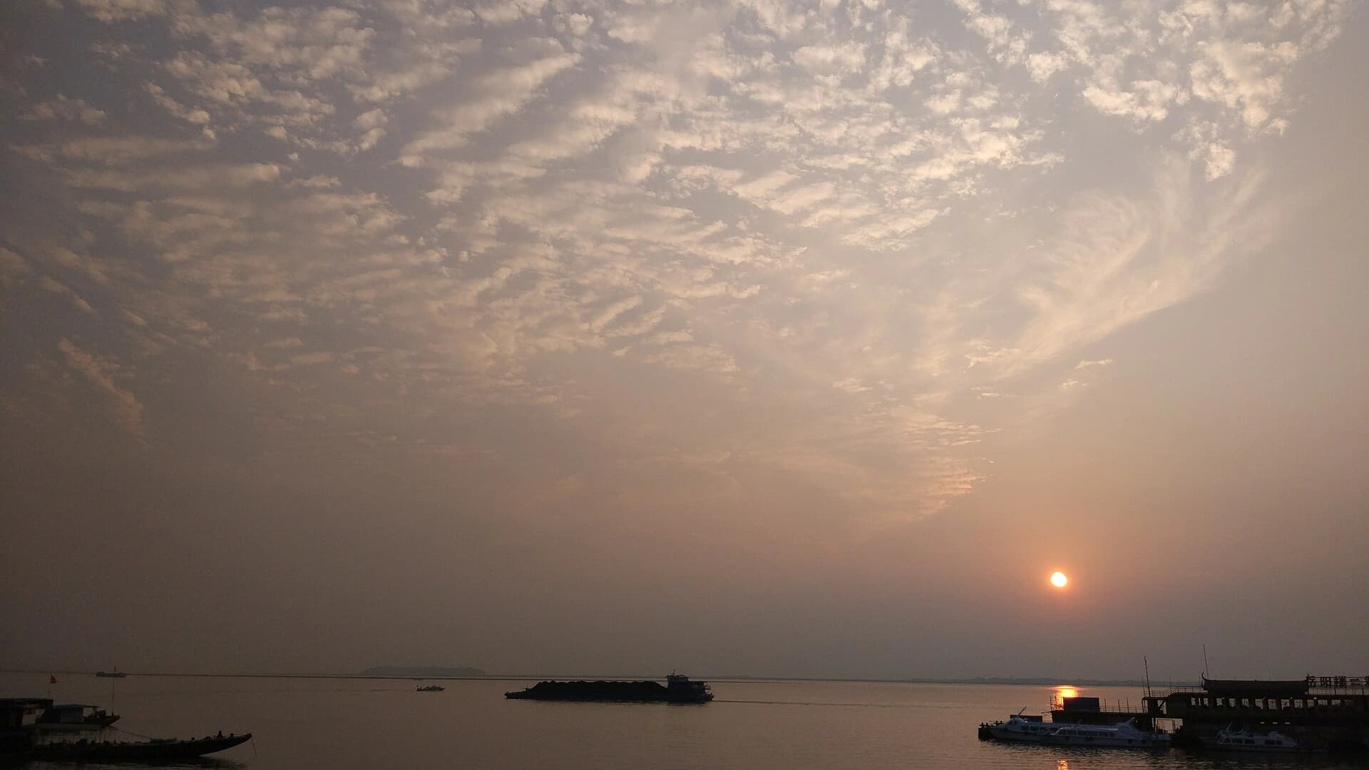 Dongting Lake seen from Baling Square in Yueyang at sunset