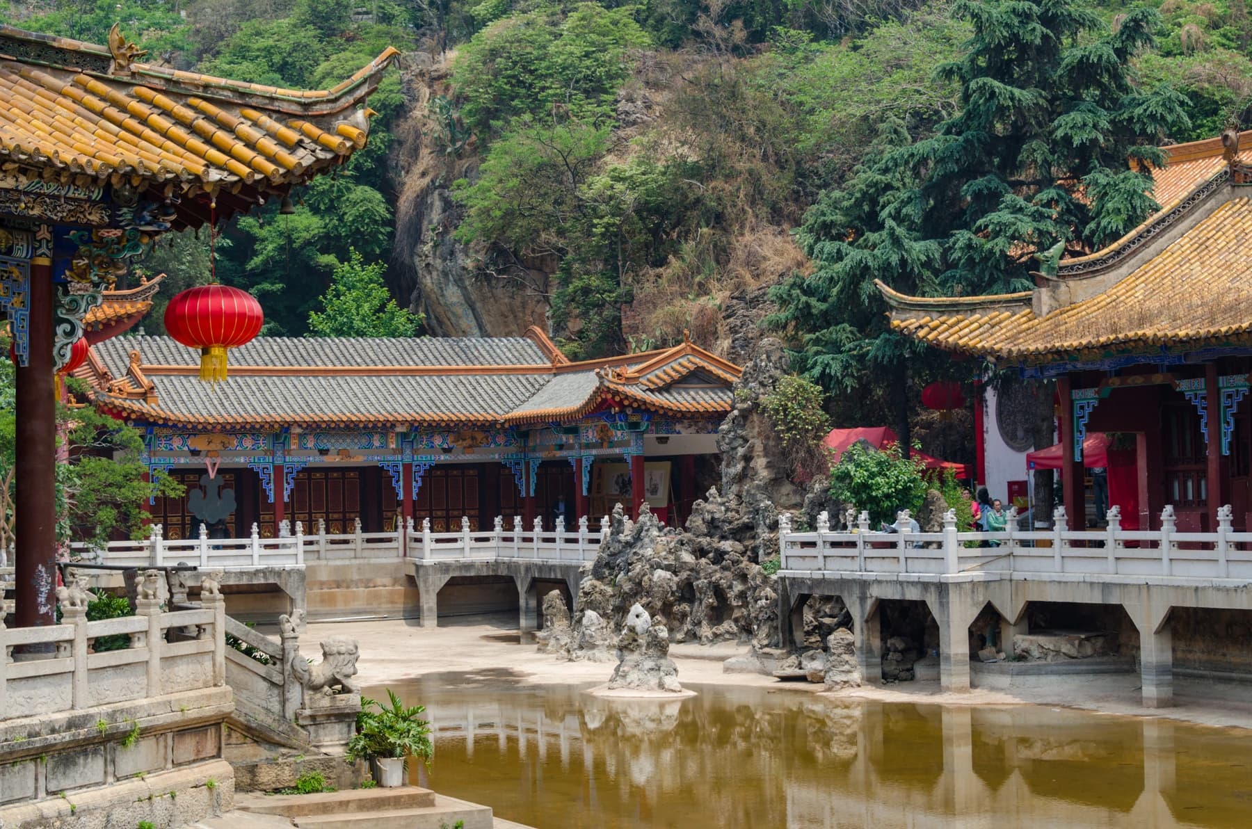 Templo Yuantong: una visita respetuosa en Kunming